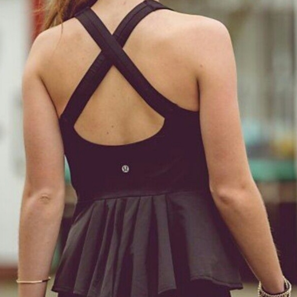 • NWT LULULEMON PEPLUM TANK BLACK SIZE 4 XS